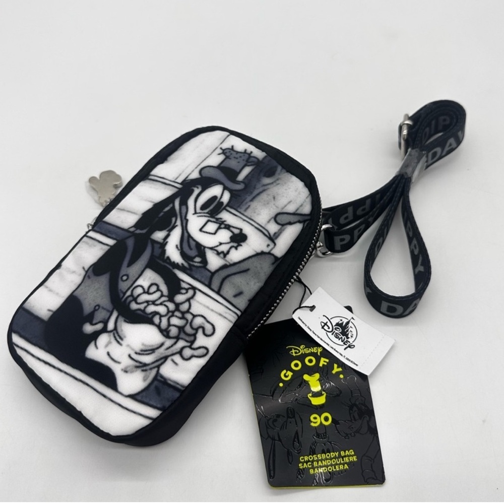 Disney Parks GOOFY 90th Anniversary Crossbody Bag (NWT)